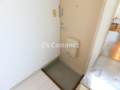 【玄関】 | セプテンバー２０ | 玄関にはドアポスト付き。