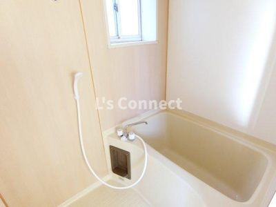 【浴室】 | セプテンバー２０ | お風呂にも窓があります。