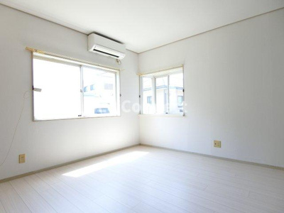 【内装】 | セプテンバー２０ | 角部屋で２面に窓があります。