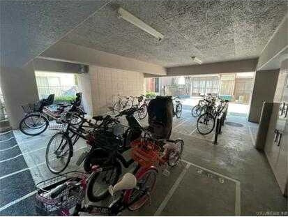 サンアヴェニュー町屋の駐車場