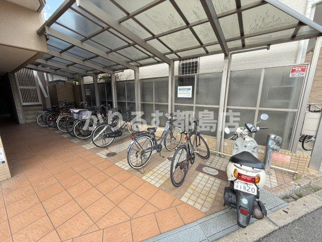 サンプラザ清水駅前の駐車場