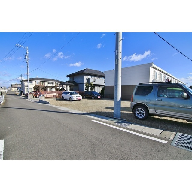 岐阜市江添３丁目の駐車場の外観