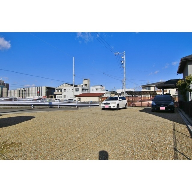 岐阜市江添３丁目の駐車場の外観