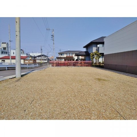 岐阜市江添３丁目の駐車場の外観