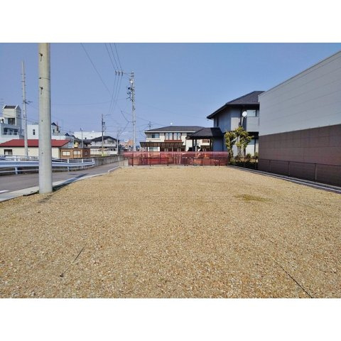 岐阜市江添３丁目の駐車場の外観