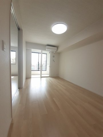 キャニオン・Ｍ　Ⅱの居間・リビング