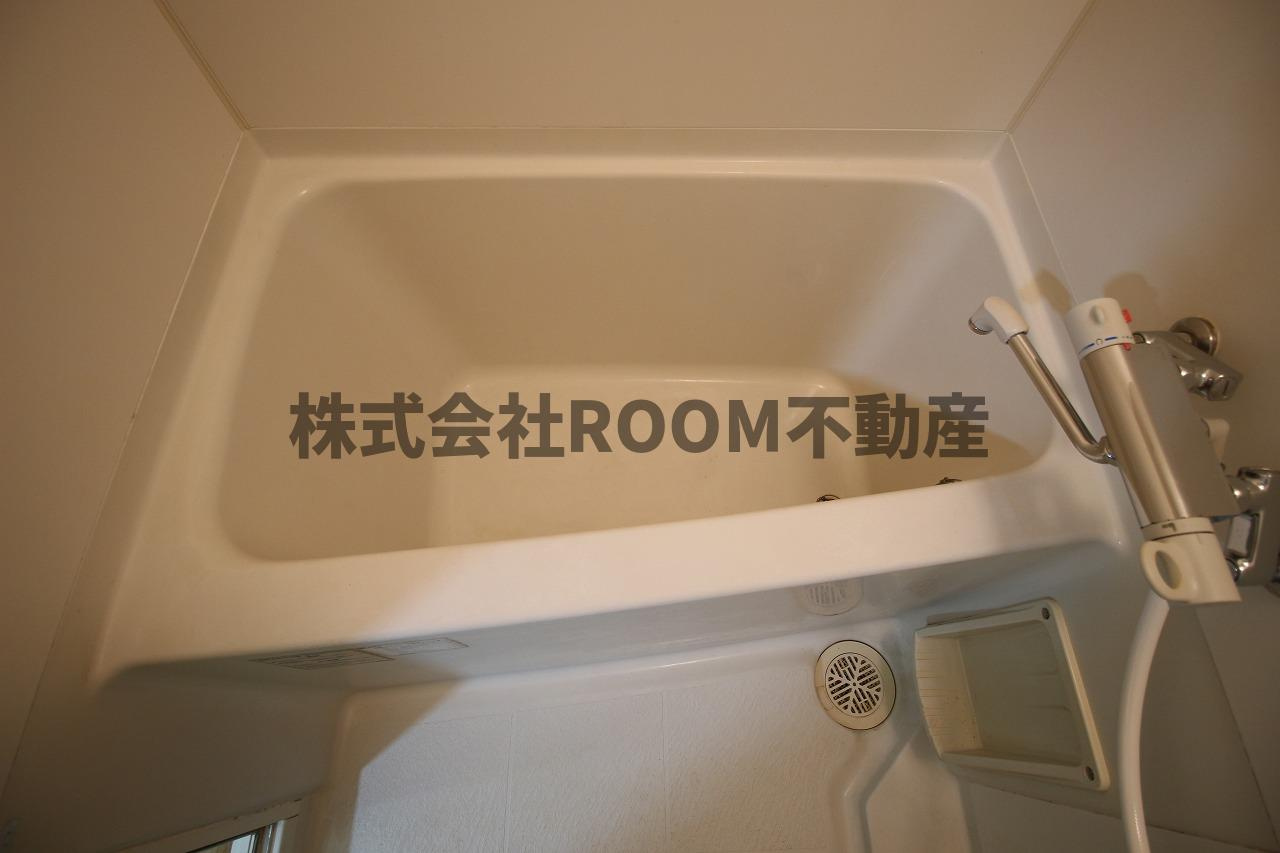 コーポ早水の浴室|落ち着いた空間のお風呂です