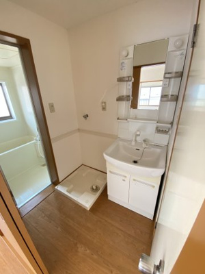 【洗面所】 | SSハイツ | シャワー付き洗面台