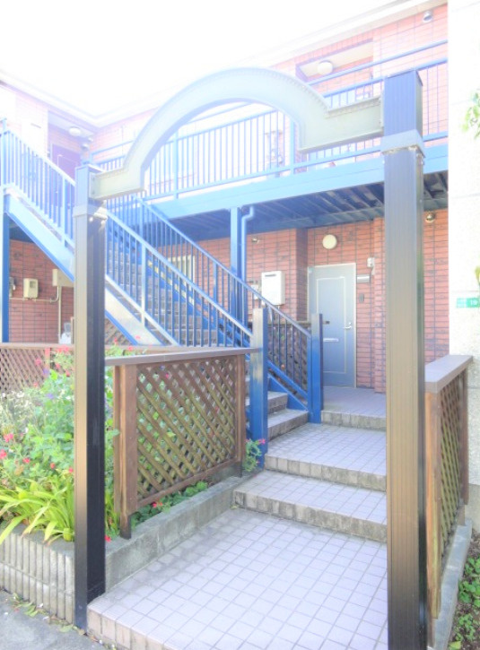 トロイメライIのエントランス|落ち着いたエントランスです