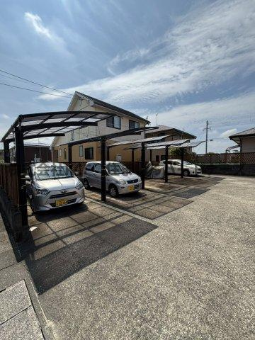 トロイメライIの駐車場|車をお持ちの方に嬉しい駐車場付きの物件です