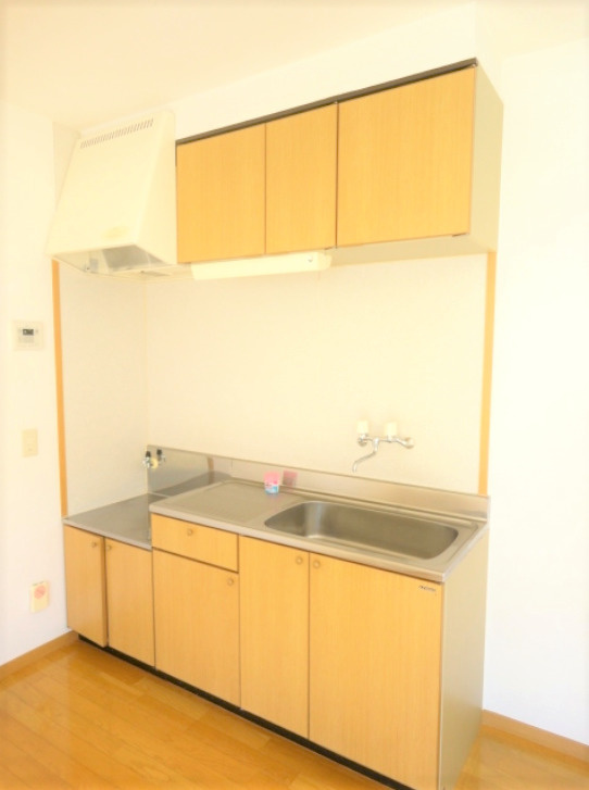 トロイメライIのキッチン|コンパクトなキッチンで掃除もラクラク