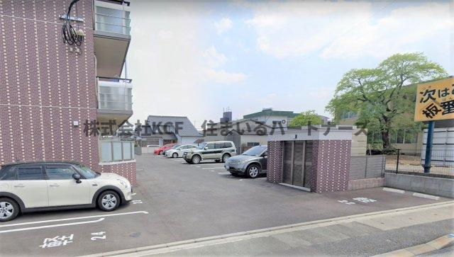 サニーコート津福の駐車場|駐車場に車を止められます
