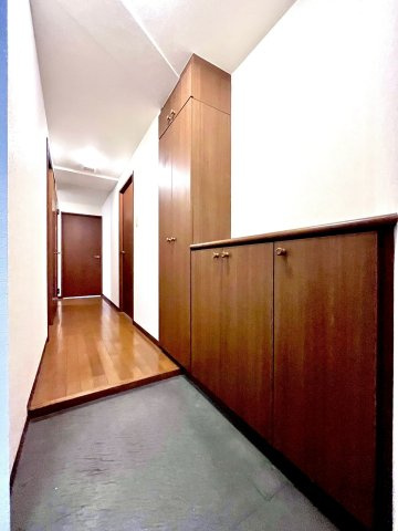 ロイヤルシャトー手稲富丘スカイタワーの玄関