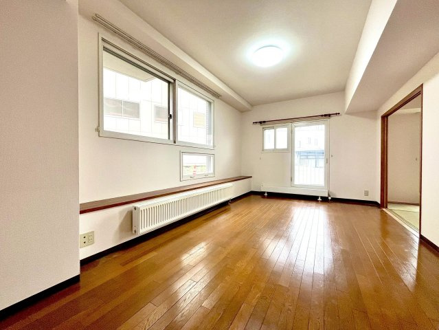 ロイヤルシャトー手稲富丘スカイタワーの居間・リビング