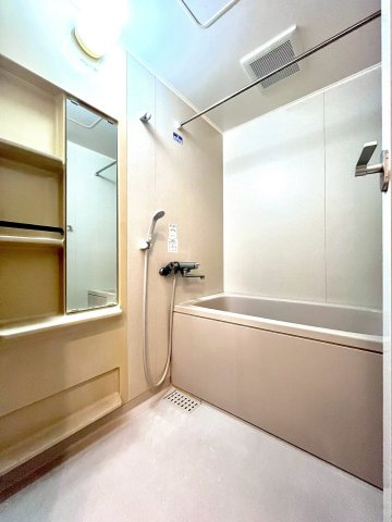 ロイヤルシャトー手稲富丘スカイタワーの浴室