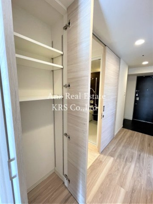 【設備】 | プレサンス心斎橋レヨン | 廊下にある便利な収納棚です♪