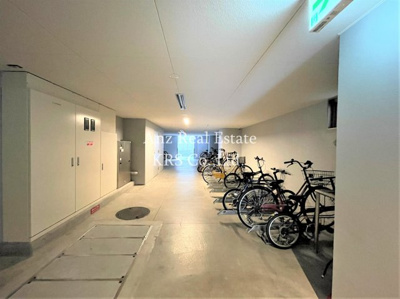 【その他】 | プレサンス心斎橋レヨン | サイクルスタンド付きの屋内駐輪場です♪