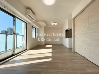 【居間・リビング】 | プレサンス心斎橋レヨン | 広々リビング！南向きなので日当たり抜群！