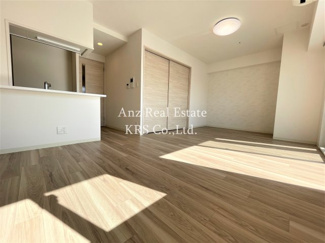 【居間・リビング】 | プレサンス心斎橋レヨン | 暖かい日差しが差し込む心地良いお部屋です♪