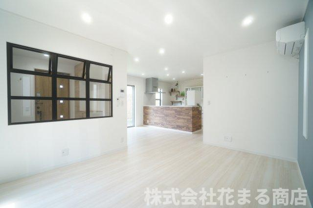 中古　千葉市稲毛区小中台町の居間・リビング|＊当日ご案内可＊ご希望の物件まとめてご案内！弊社が掲載していない物件でもOK♪お気軽にご相談ください ♪お電話でのお問合わせがスムーズ♪