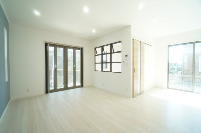 中古　千葉市稲毛区小中台町の居間・リビング|＊当日ご案内可＊ご希望の物件まとめてご案内！弊社が掲載していない物件でもOK♪お気軽にご相談ください ♪お電話でのお問合わせがスムーズ♪