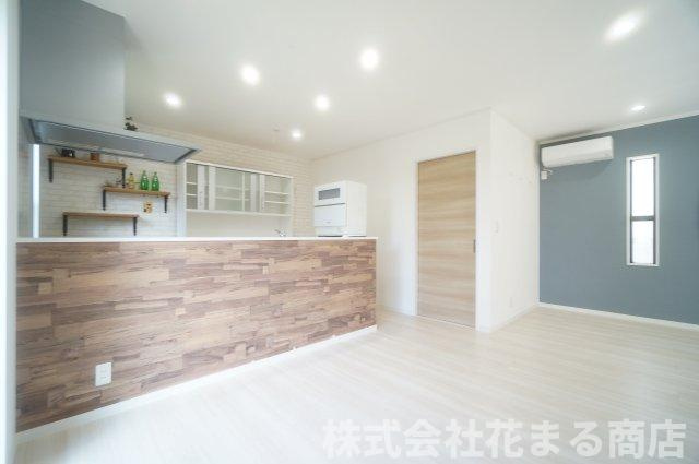 中古　千葉市稲毛区小中台町の居間・リビング|＊当日ご案内可＊ご希望の物件まとめてご案内！弊社が掲載していない物件でもOK♪お気軽にご相談ください ♪お電話でのお問合わせがスムーズ♪