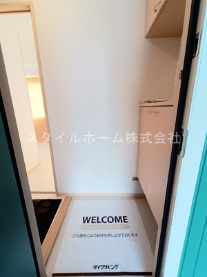 【玄関】 | ヴィラージュルピナＣ棟 | イメージ写真です。