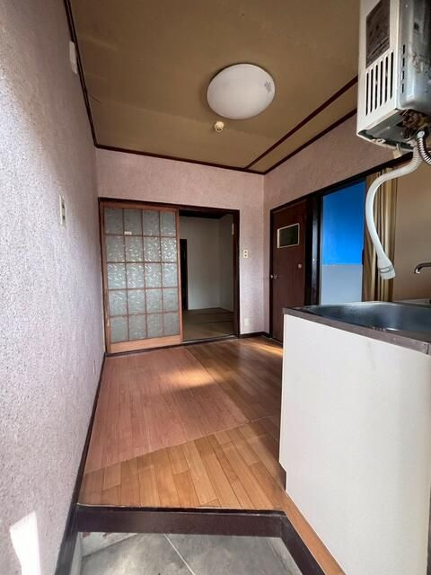 横浜市港北区富士塚２丁目のアパートの玄関