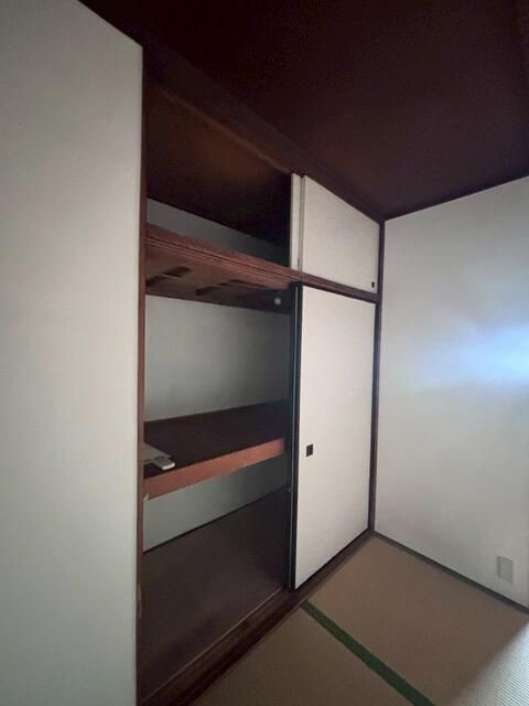 横浜市港北区富士塚２丁目のアパートの収納