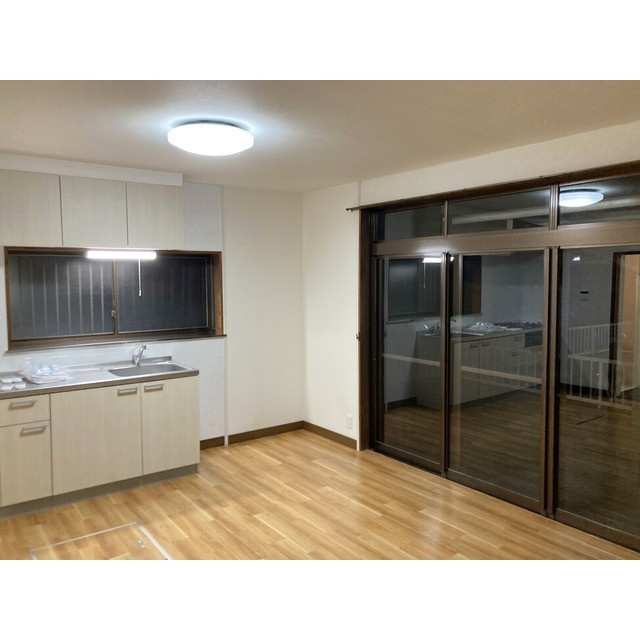 リブレス外川戸建の居間・リビング|使いやすいリビングです