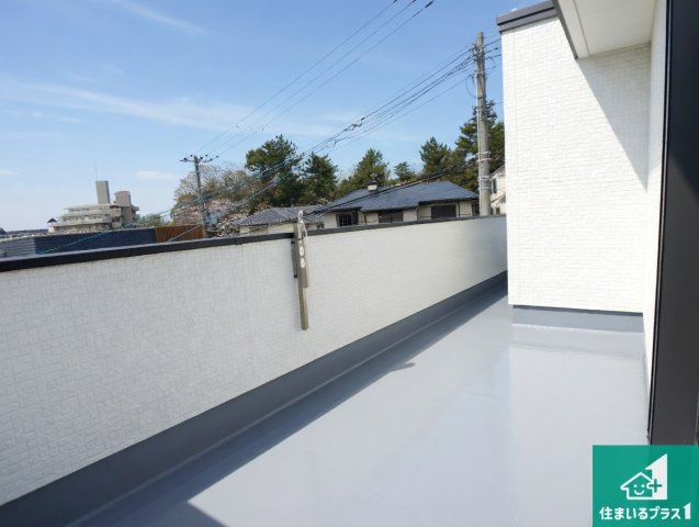 神戸市垂水区神陵台　第29期　未入居のバルコニー|ワイドバルコニーは洗濯物を干すスペースが広いのでご家族が多くても安心！