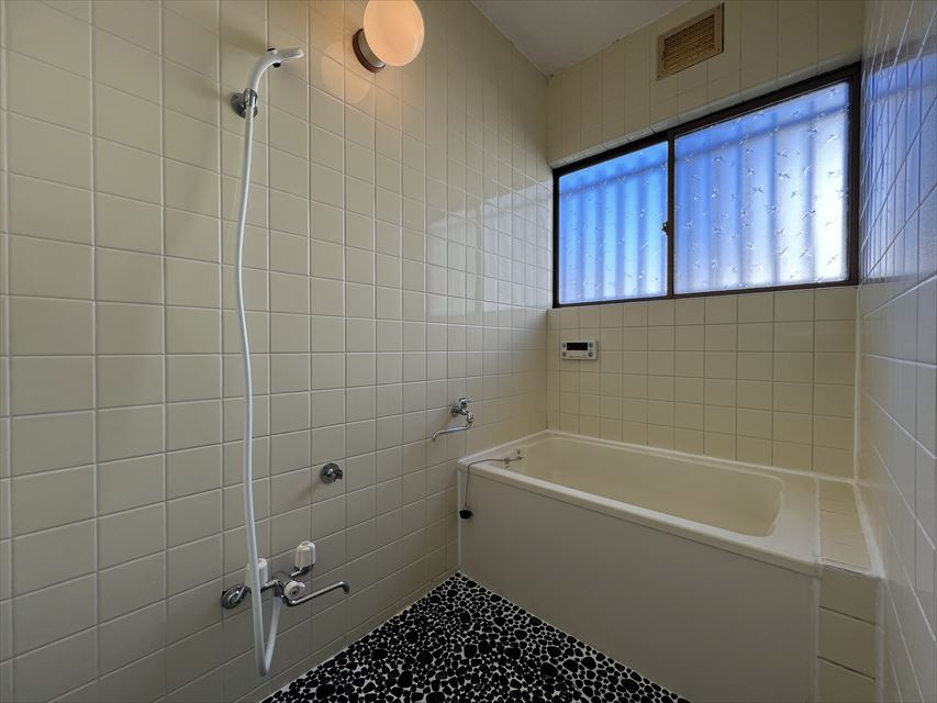 鷲宮貸家の浴室|ゆったり過ごせるお風呂です