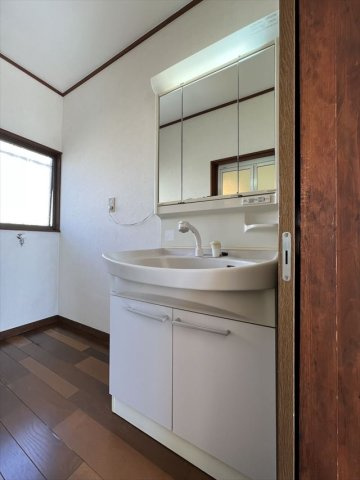 鷲宮貸家の洗面所|使いやすい洗面所です