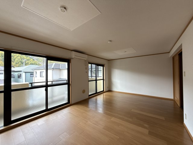 サニーガーデンⅠの居間・リビング