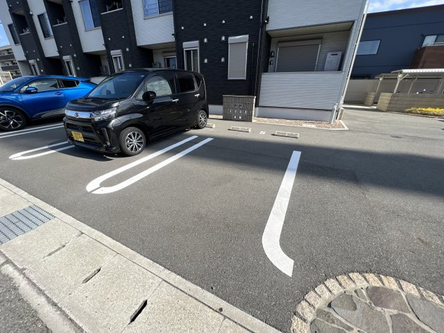 カサ・ヴィアーレⅡの駐車場