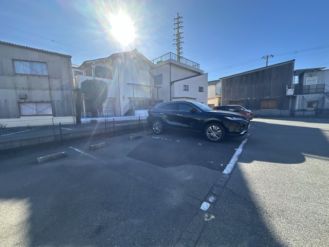 ＬＥＧＡＣＹ　ＧＡＲＤＥＮ　壱番館の駐車場