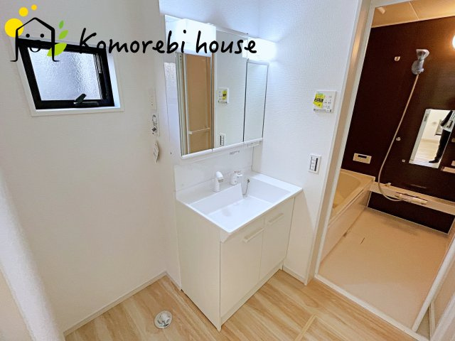 さいたま市見沼区東大宮　52期　新築一戸建て　リガーレ　01の独立洗面台|独立洗面台です