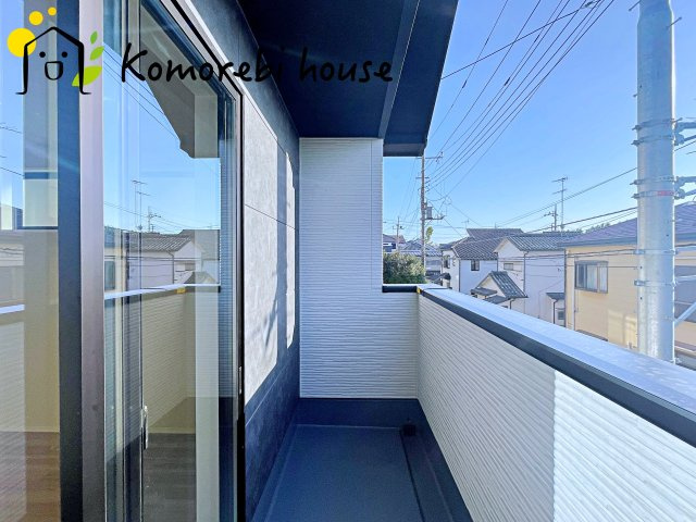 さいたま市見沼区東大宮　52期　新築一戸建て　リガーレ　01のバルコニー|広々としたバルコニーです
