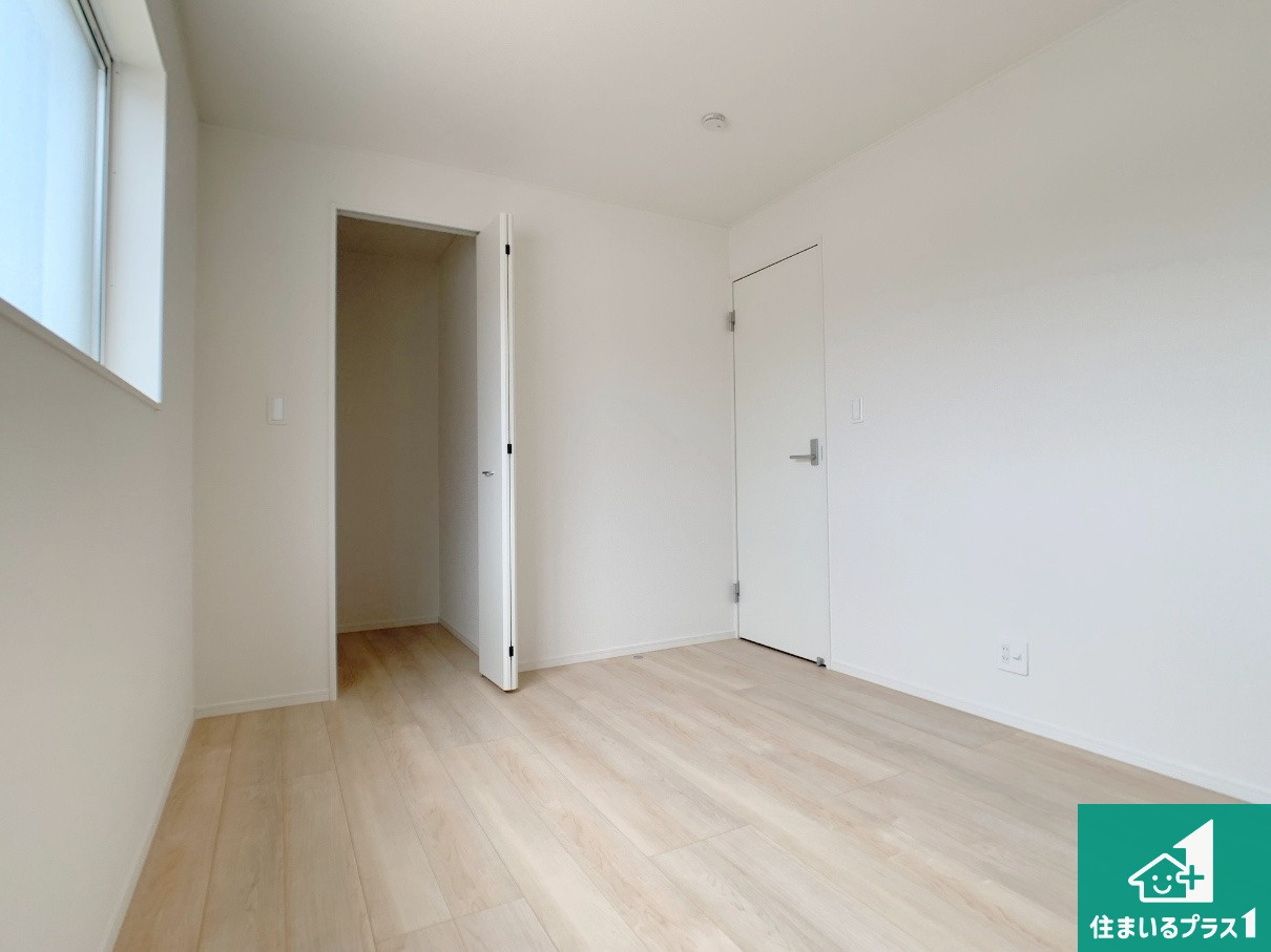 明石市北王子町　第2期　新築一戸建ての洋室|シンプルな洋室は、自分好みのインテリアが楽しめます♪ご家族とインテリアや家具を選びに行くのは新築購入時の醍醐味の一つです。ぜひお楽しみください♪