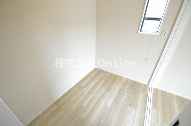 【洋室】 | EVERGREEN