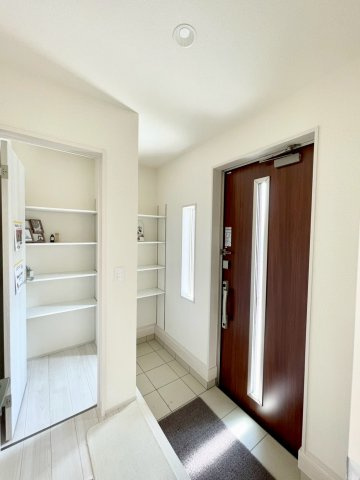 耐震等級３！ご成約プレゼント対象物件！の洋室|日当たり風通しともに良好！明るく朝を迎えられるつくりになっています♪