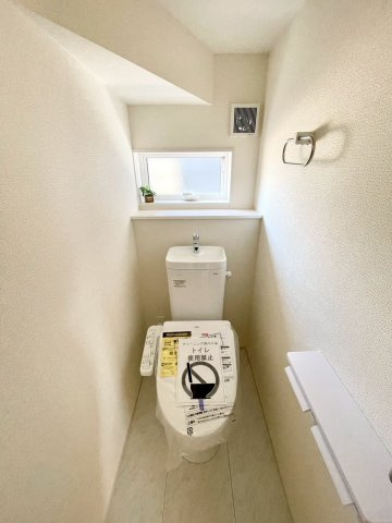 耐震等級３！ご成約プレゼント対象物件！のトイレ|1、2階それぞれにトイレ完備！温水洗浄便座機能付きです♪