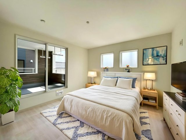 耐震等級３！ご成約プレゼント対象物件！の居間・リビング|日当たり風通しともに良好！明るく朝を迎えられるつくりになっています♪　１号棟　※ CGで家具を配置しています