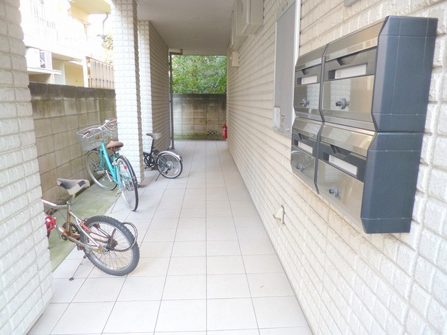 デルソンのエントランス|エントランス