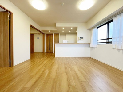 【居間・リビング】 | こちらの居間で趣味の時間をお楽しみください