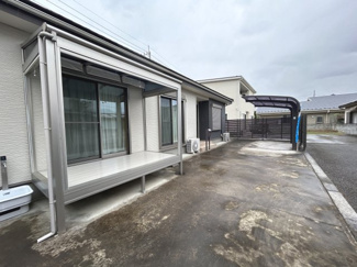 【駐車場】 | 車は3台駐車可能