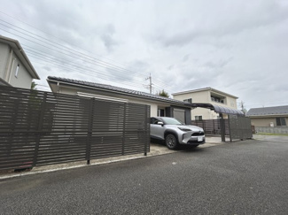 【前面道路含む現地写真】 | 前面道路：南4.0ｍ(私道)・私道面積120.00ｍ2(共有持分：1/3)