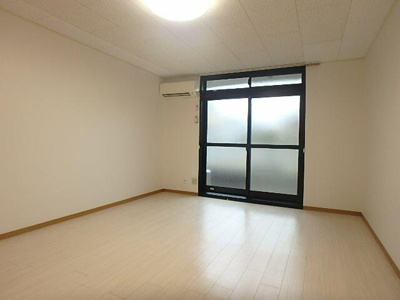 【居間・リビング】 | コンフォートハイツ清崎（旧ＫＩＹＯＳＡＫＩ）