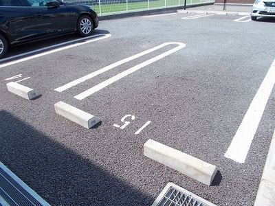 ポラリスⅠの駐車場