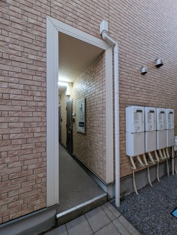 中野区上高田１丁目のアパートのエントランス|落ち着いたエントランスです